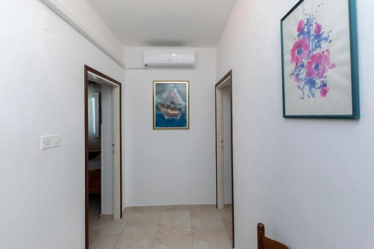 Apartments Marija I Lopar