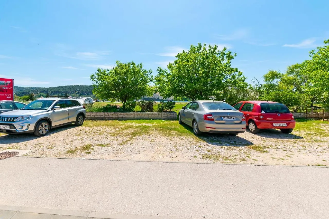 Apartments Marija I Lopar 0*,